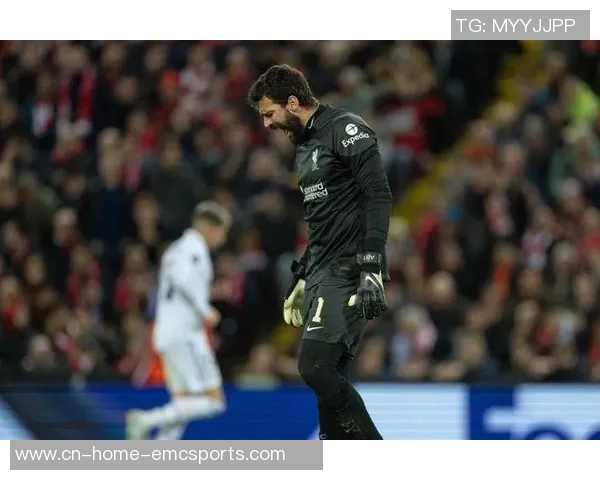 懂球帝12周年120大瞬间F组：范佩西锦鲤鱼跃，本泽马狙击卡里乌斯